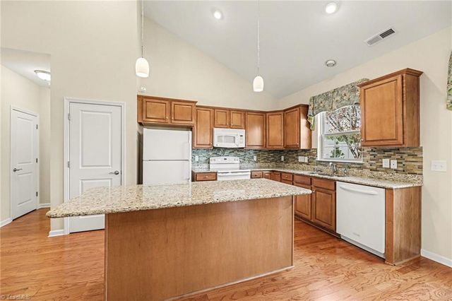 535 Trillium Place Drive, Kernersville, NC 27284