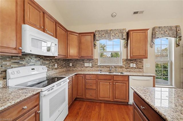 535 Trillium Place Drive, Kernersville, NC 27284