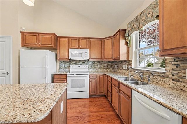 535 Trillium Place Drive, Kernersville, NC 27284