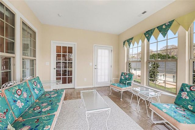 535 Trillium Place Drive, Kernersville, NC 27284