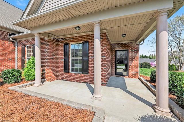 535 Trillium Place Drive, Kernersville, NC 27284