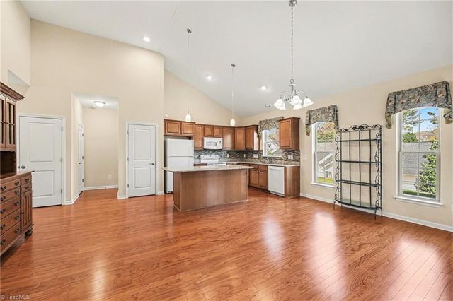 535 Trillium Place Drive, Kernersville, NC 27284