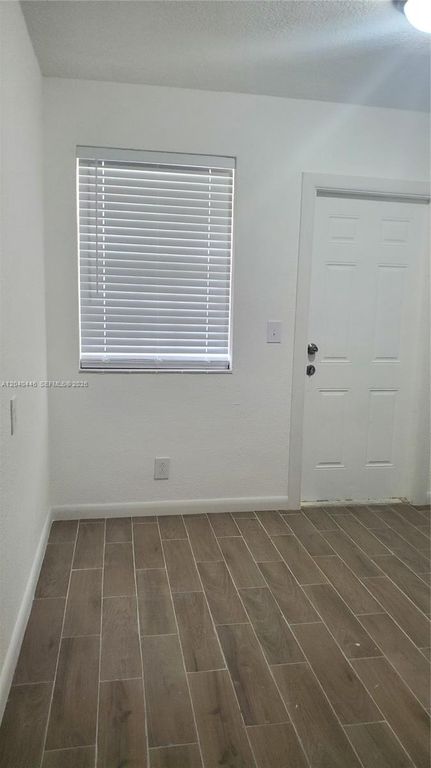 905 SW 4th Ter E, Hallandale Beach, FL 33009