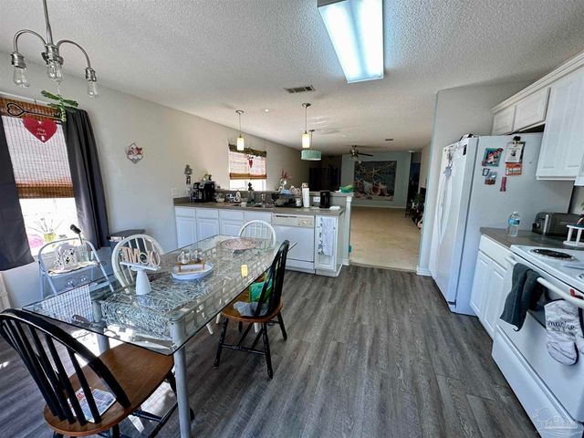10532 Wilderness Ln, Pensacola, FL 32534