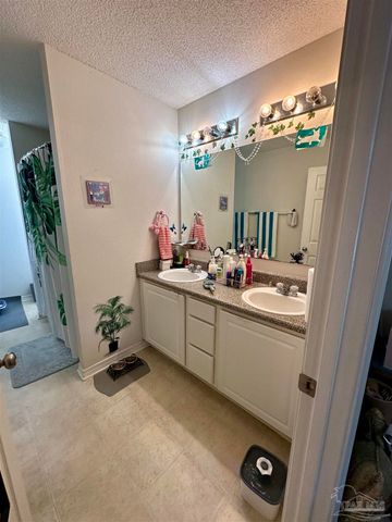 10532 Wilderness Ln, Pensacola, FL 32534