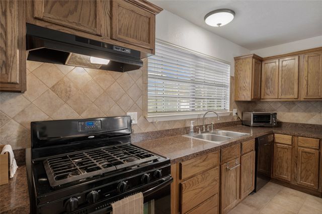 1517 N Highland Avenue, Sherman, TX 75092