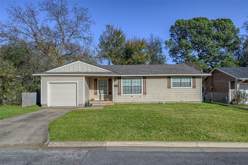 1517 N Highland Avenue, Sherman, TX 75092
