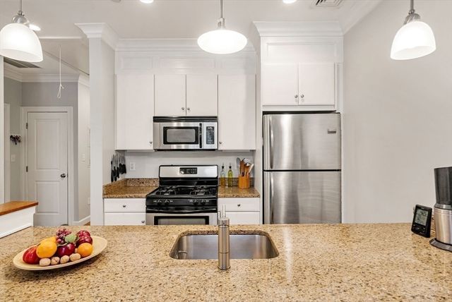 111-121 Green Street 303, Boston, MA 02130