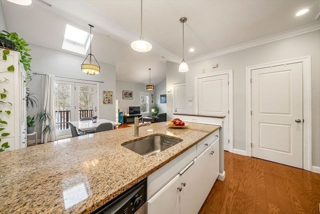 111-121 Green Street 303, Boston, MA 02130