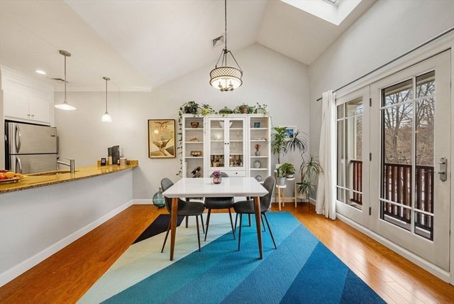 111-121 Green Street 303, Boston, MA 02130