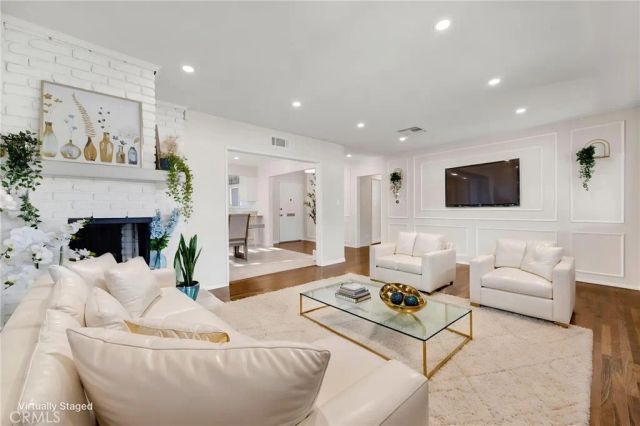 19116 Napa Street, Northridge, CA 91324