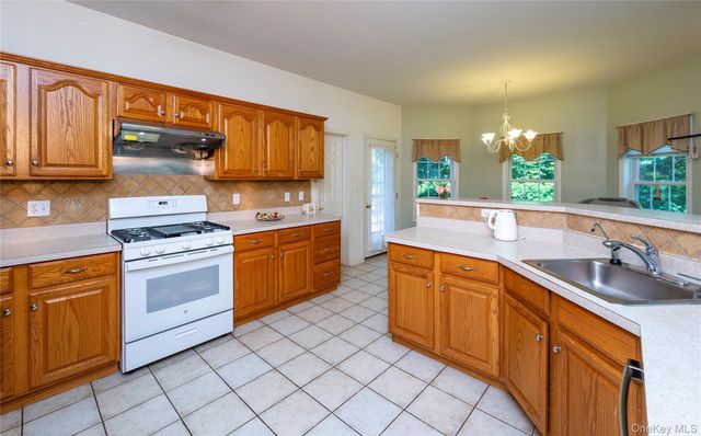 63 Guinness Way, Hopewell Junction, NY 12533