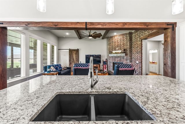 5565 E 141st Place N, Collinsville, OK 74021