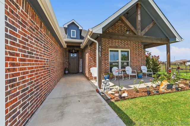5565 E 141st Place N, Collinsville, OK 74021