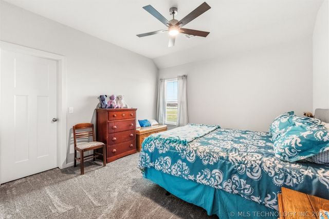 5565 E 141st Place N, Collinsville, OK 74021