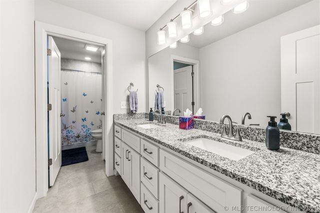 5565 E 141st Place N, Collinsville, OK 74021