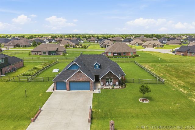 5565 E 141st Place N, Collinsville, OK 74021