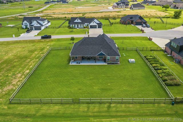 5565 E 141st Place N, Collinsville, OK 74021