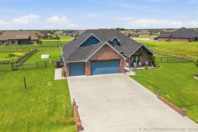 5565 E 141st Place N, Collinsville, OK 74021