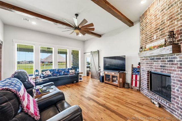 5565 E 141st Place N, Collinsville, OK 74021