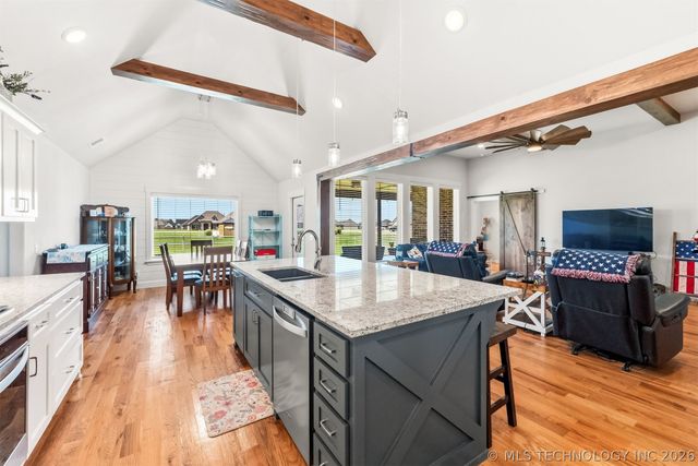 5565 E 141st Place N, Collinsville, OK 74021