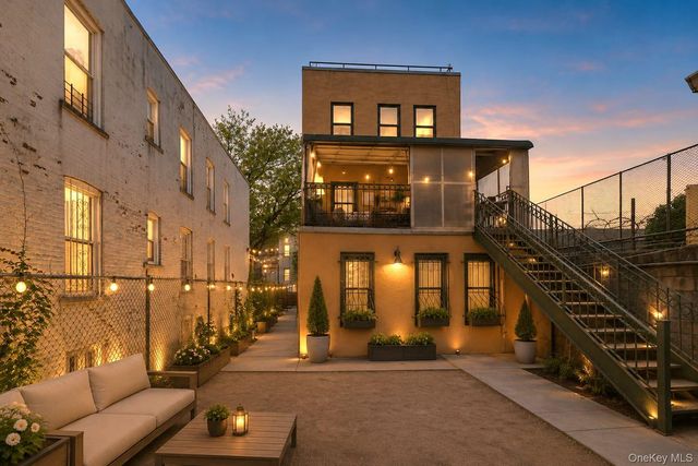 425 Barbey Street, Brooklyn, NY 11207