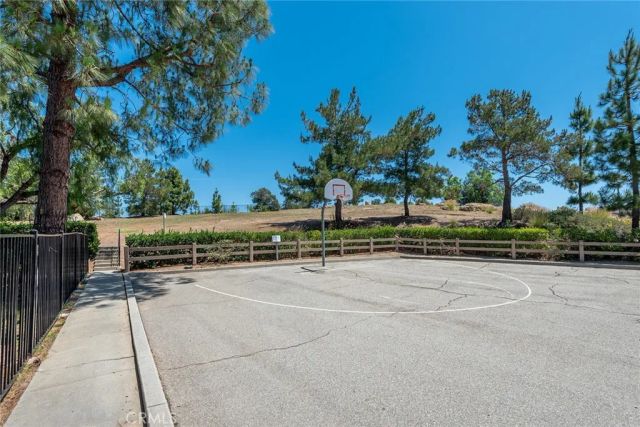 1881 Galway, Newbury Park, CA 91320