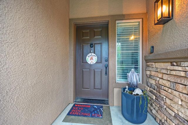 1908 Saint Anthony Ln, Roseville, CA 95747