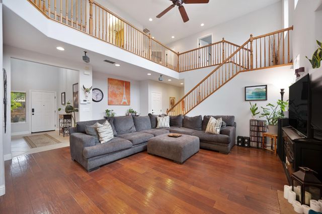 1908 Saint Anthony Ln, Roseville, CA 95747