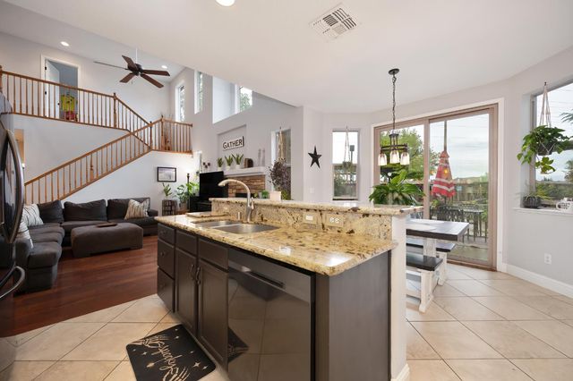 1908 Saint Anthony Ln, Roseville, CA 95747