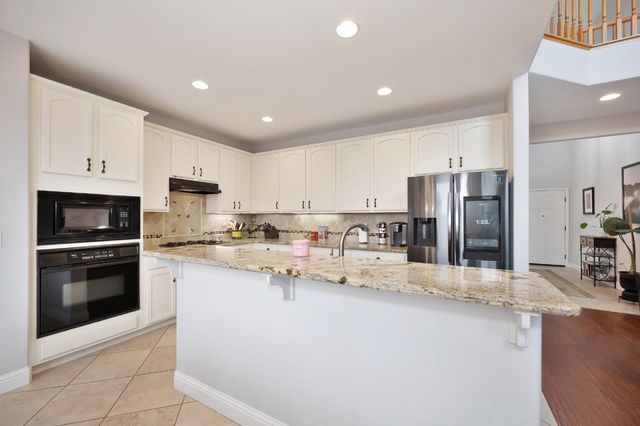 1908 Saint Anthony Ln, Roseville, CA 95747