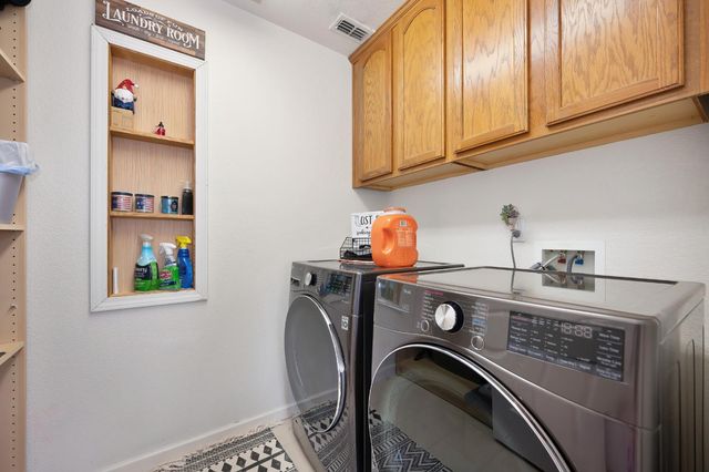 1908 Saint Anthony Ln, Roseville, CA 95747