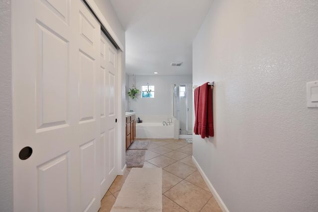 1908 Saint Anthony Ln, Roseville, CA 95747