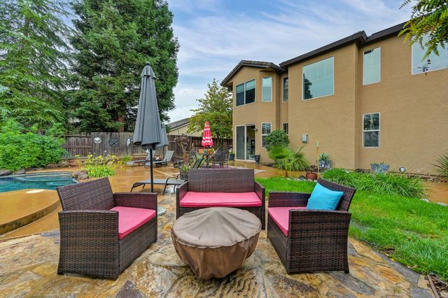 1908 Saint Anthony Ln, Roseville, CA 95747