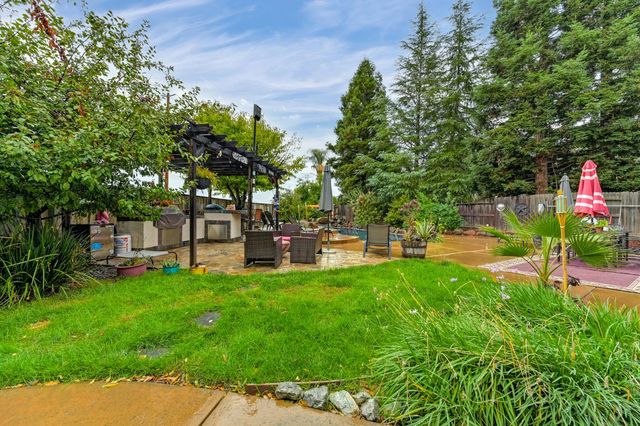 1908 Saint Anthony Ln, Roseville, CA 95747