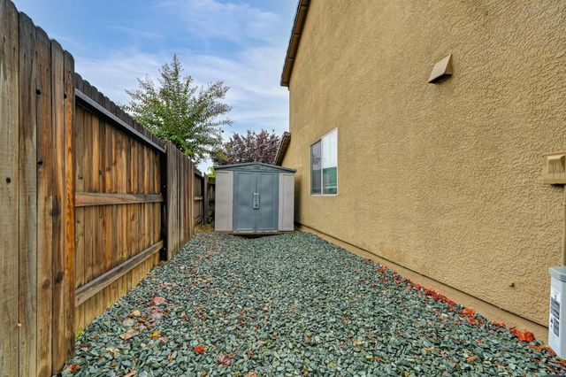 1908 Saint Anthony Ln, Roseville, CA 95747