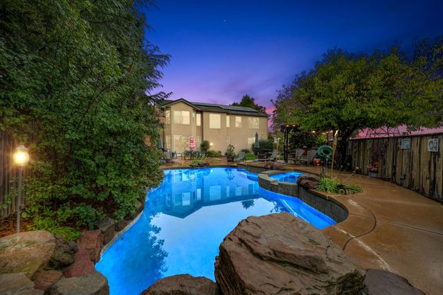 1908 Saint Anthony Ln, Roseville, CA 95747