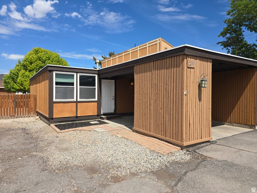 2218 W 4185 S, Taylorsville, UT 84129 — exterior