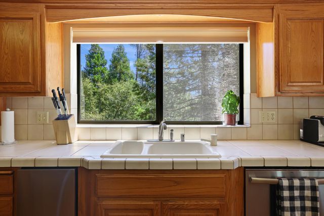 659 Sugarbush, Murphys, CA 95247