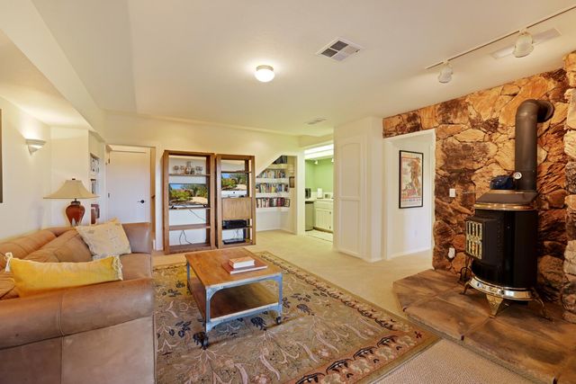 659 Sugarbush, Murphys, CA 95247