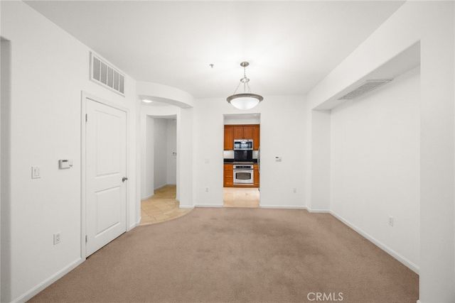 128 N Oak Knoll 206, Pasadena, CA 91101