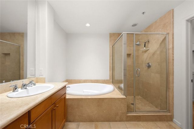 128 N Oak Knoll 206, Pasadena, CA 91101