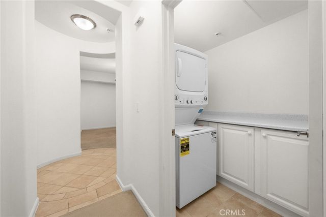 128 N Oak Knoll 206, Pasadena, CA 91101
