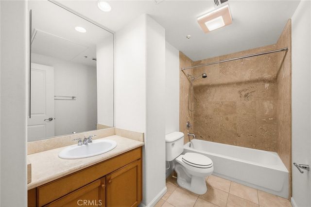 128 N Oak Knoll 206, Pasadena, CA 91101