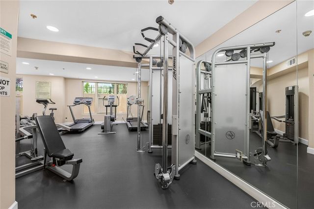 128 N Oak Knoll 206, Pasadena, CA 91101