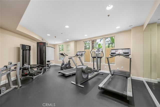 128 N Oak Knoll 206, Pasadena, CA 91101