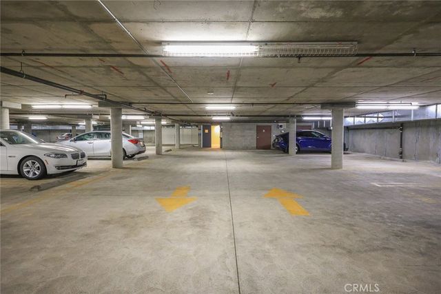 128 N Oak Knoll 206, Pasadena, CA 91101