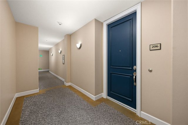 128 N Oak Knoll 206, Pasadena, CA 91101