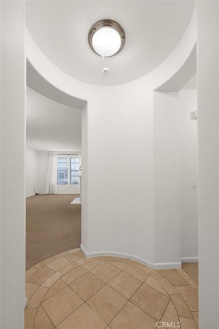 128 N Oak Knoll 206, Pasadena, CA 91101