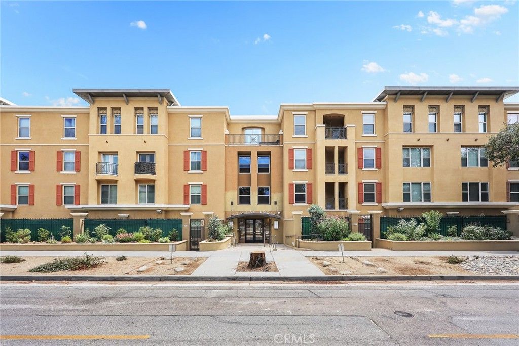 128 N Oak Knoll 206, Pasadena, CA 91101
